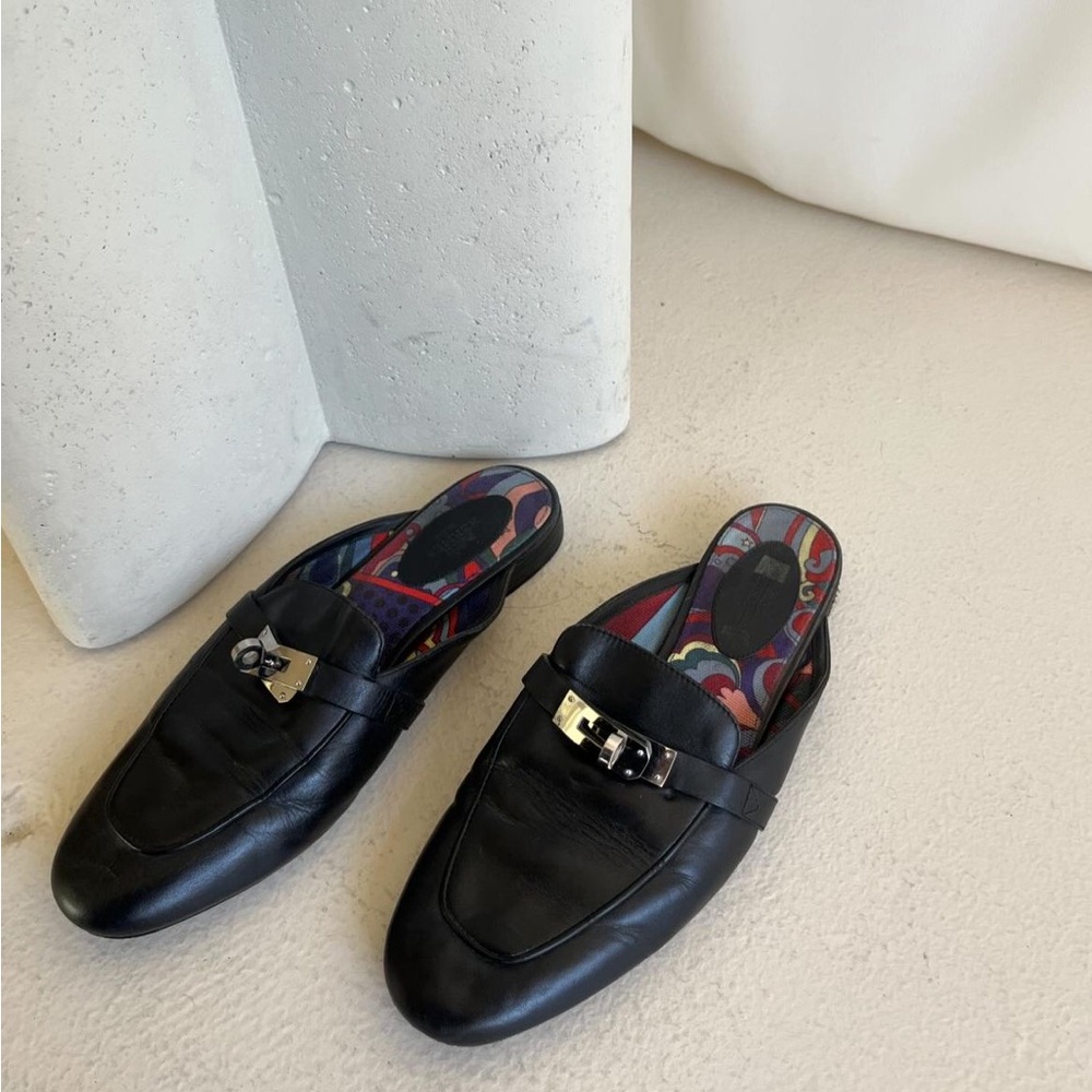 HERMÈS
Oz Leather Leather Mules Sz 38 4️⃣5️⃣0️⃣
